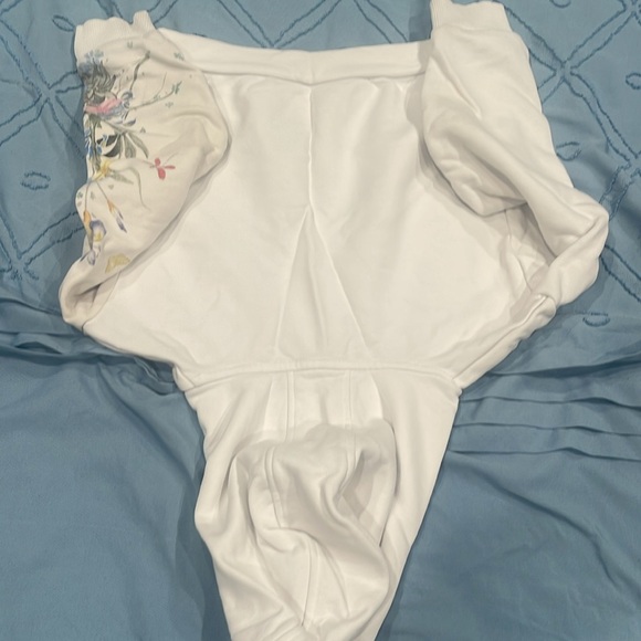 Gently used Givenchy sweater size 8 - Picture 5 of 5